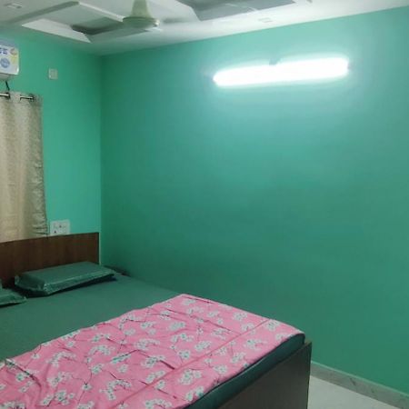 Ruhithahomestay- Ac Rooms-Free Wifi- Android Tv - Near To Alipiri- Door Service Tirupati Luaran gambar
