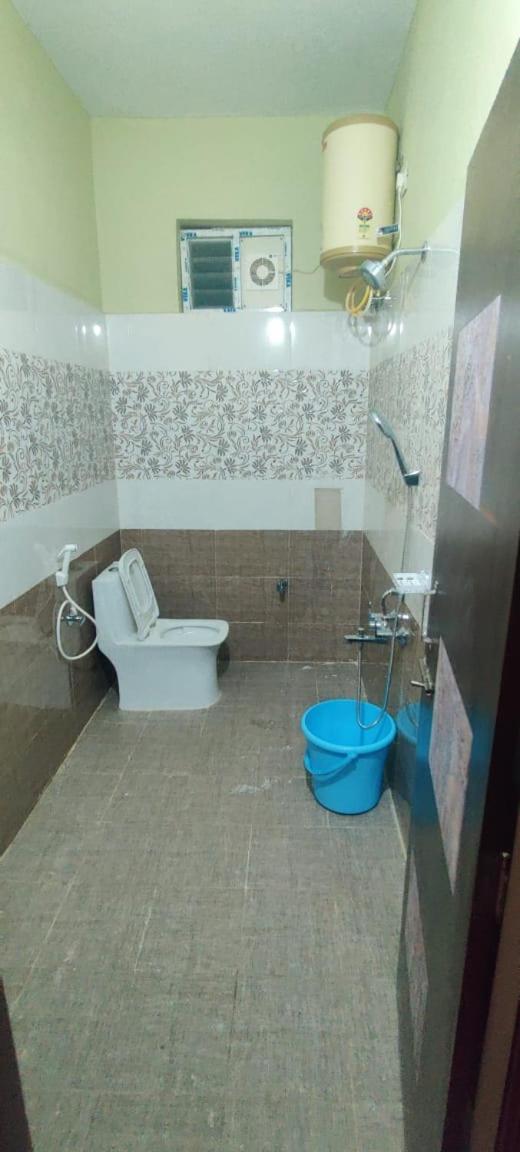 Ruhithahomestay- Ac Rooms-Free Wifi- Android Tv - Near To Alipiri- Door Service Tirupati Luaran gambar